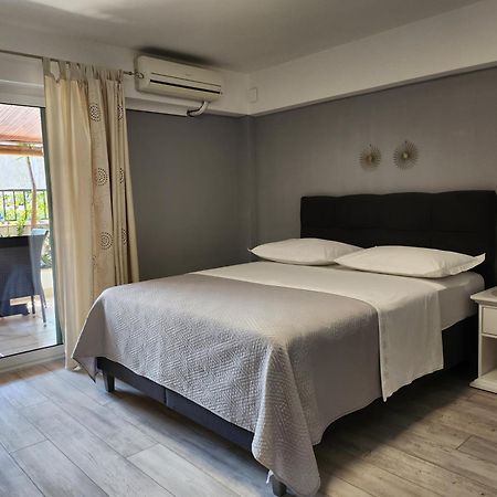 Apartmani Dijana ポドゥゴラ エクステリア 写真