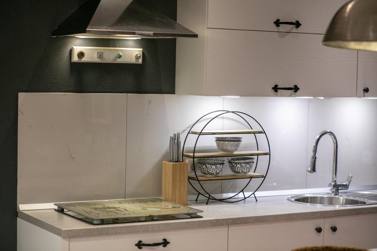 Apartmani Dijana ポドゥゴラ エクステリア 写真