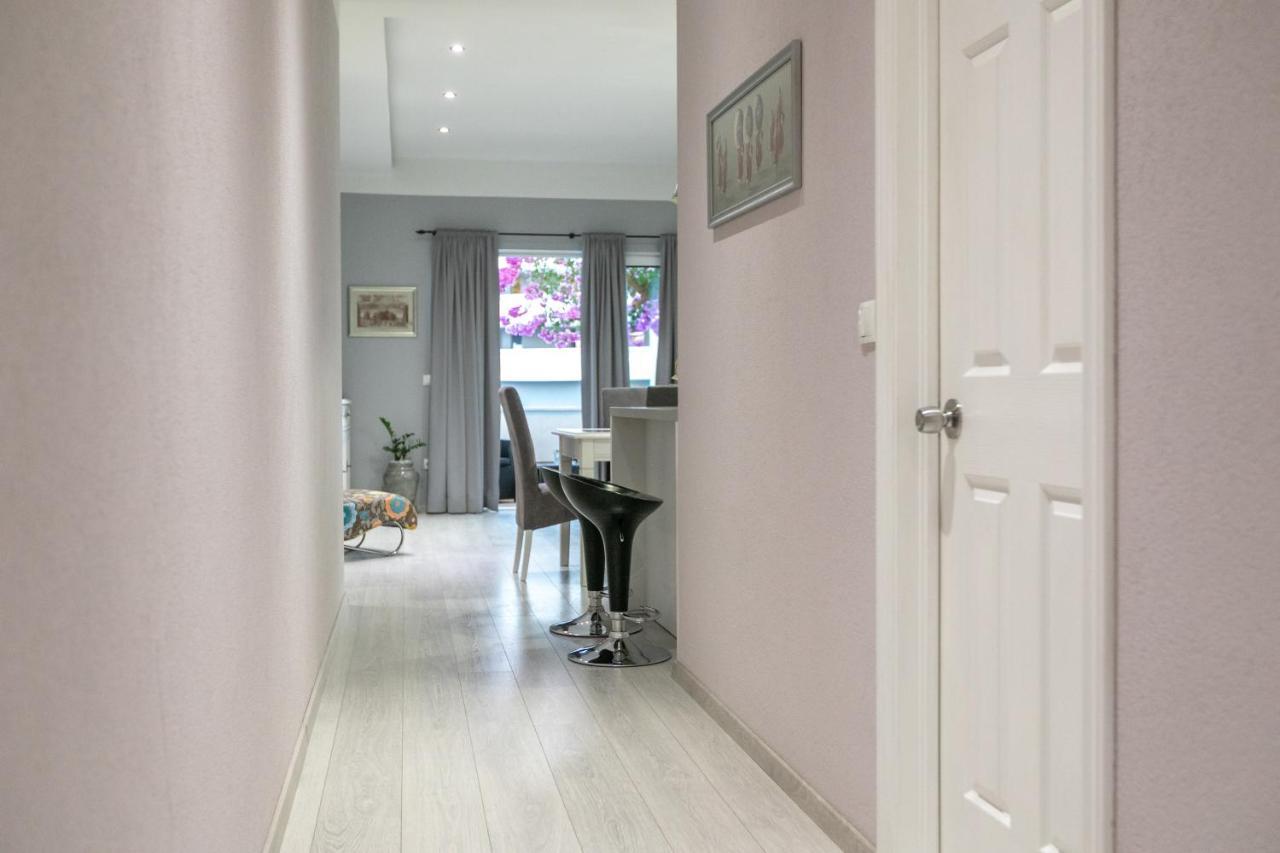 Apartmani Dijana ポドゥゴラ エクステリア 写真