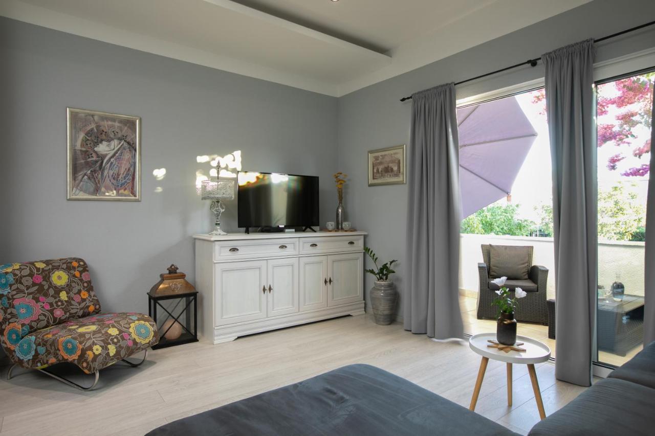 Apartmani Dijana ポドゥゴラ エクステリア 写真
