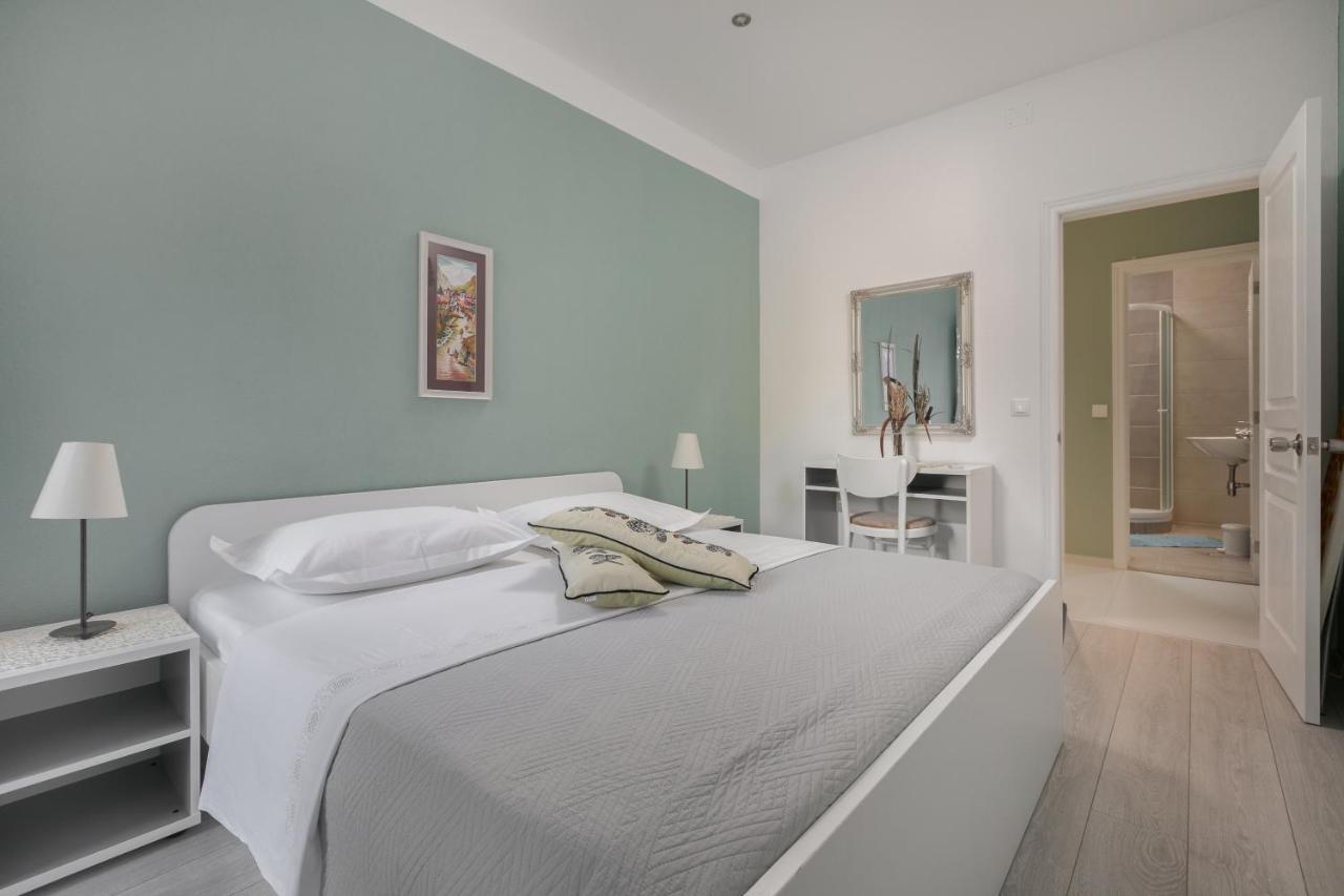 Apartmani Dijana ポドゥゴラ エクステリア 写真