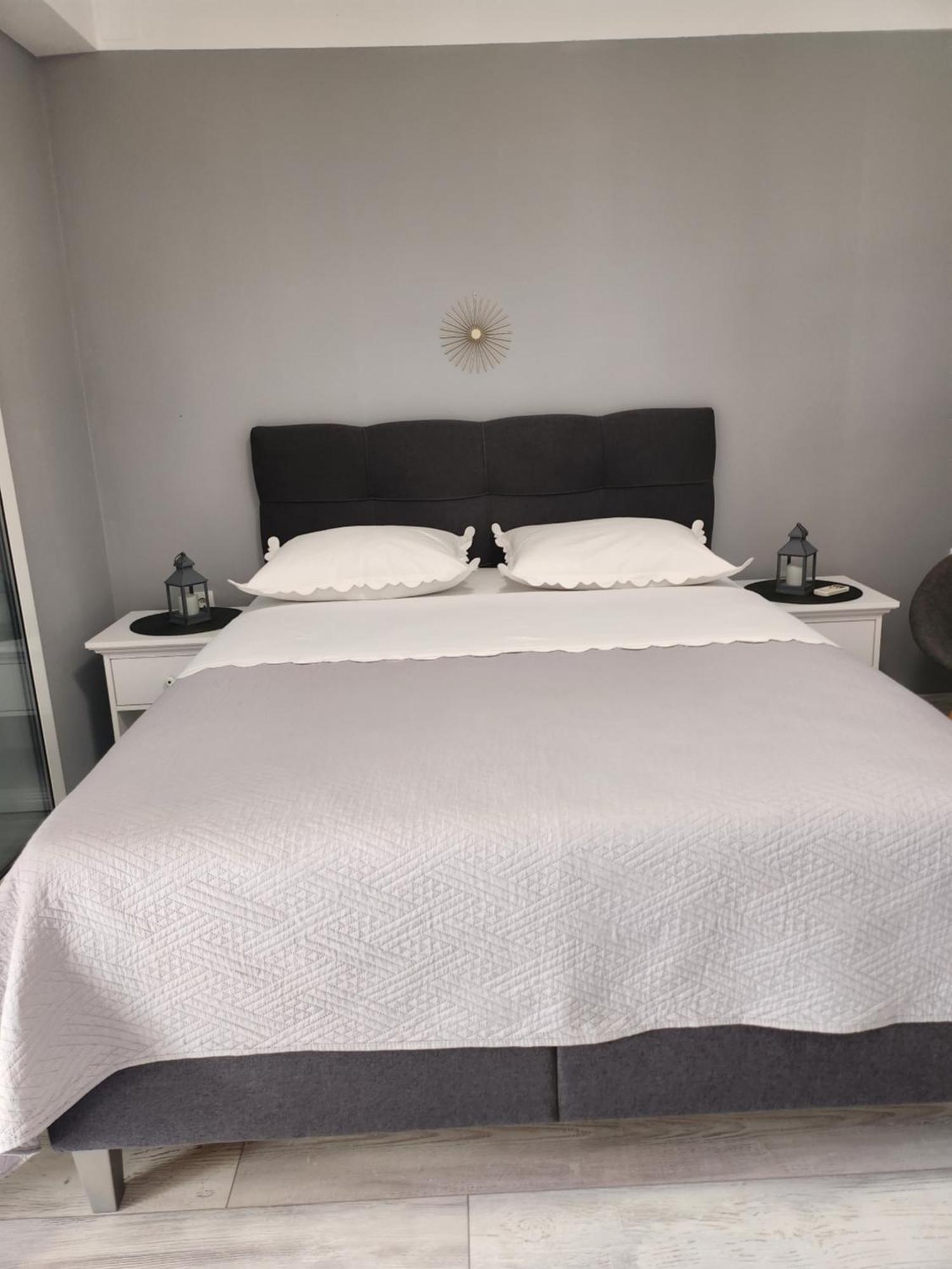 Apartmani Dijana ポドゥゴラ エクステリア 写真