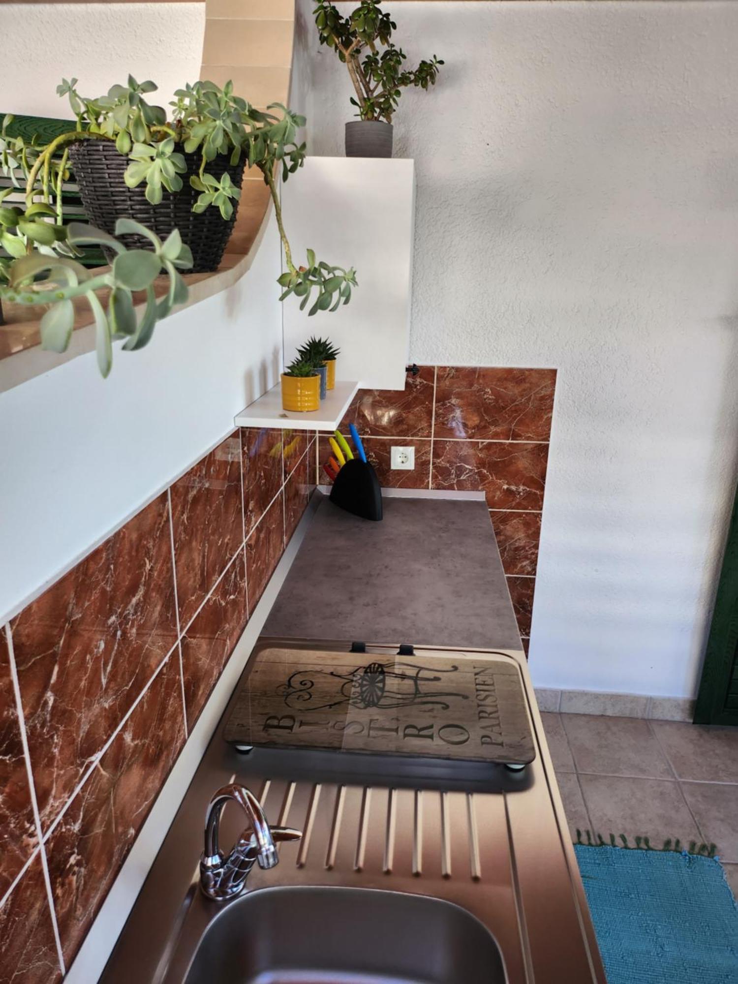 Apartmani Dijana ポドゥゴラ エクステリア 写真