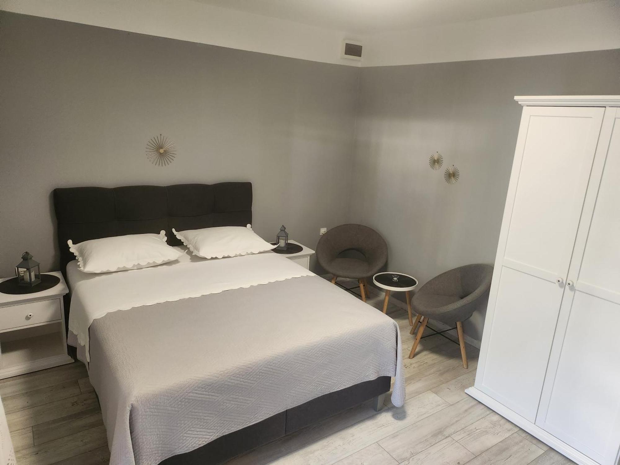 Apartmani Dijana ポドゥゴラ エクステリア 写真