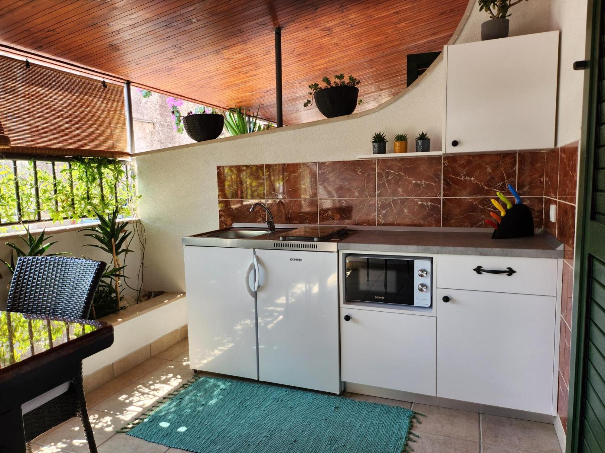 Apartmani Dijana ポドゥゴラ エクステリア 写真