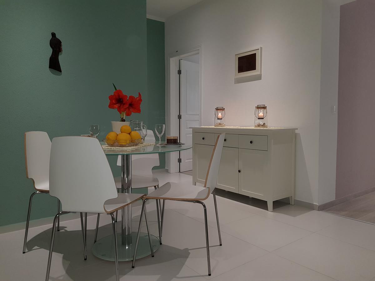 Apartmani Dijana ポドゥゴラ エクステリア 写真