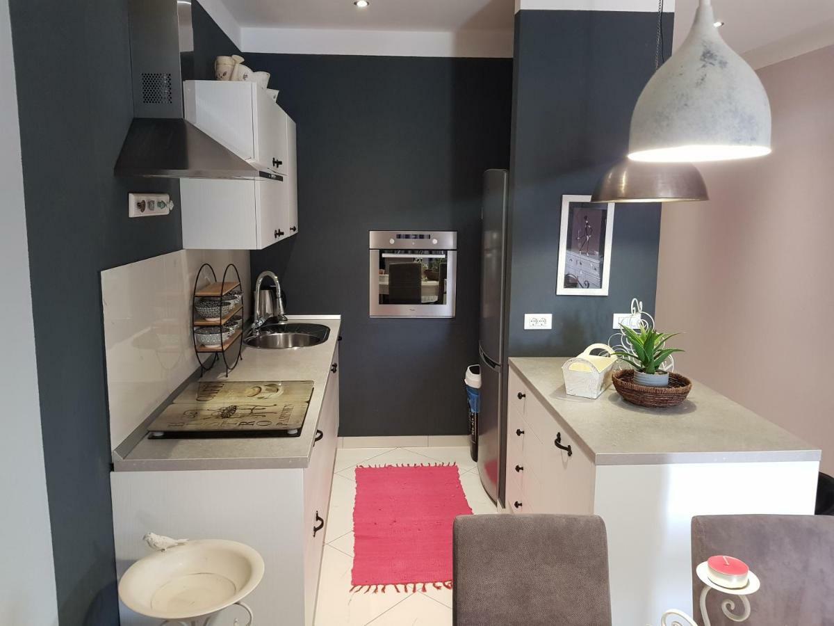 Apartmani Dijana ポドゥゴラ エクステリア 写真